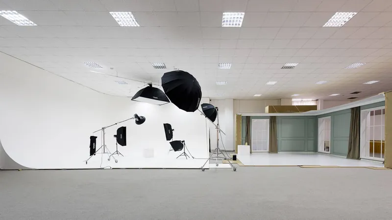 Whitebox - Kreamark Studio 2