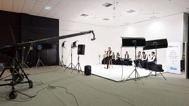 Whitebox - Kreamark Studio 10