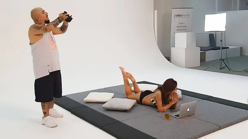 Whitebox - Kreamark Studio 16