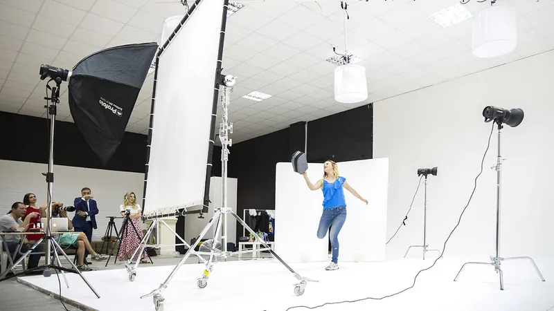 Whitebox - Kreamark Studio 20
