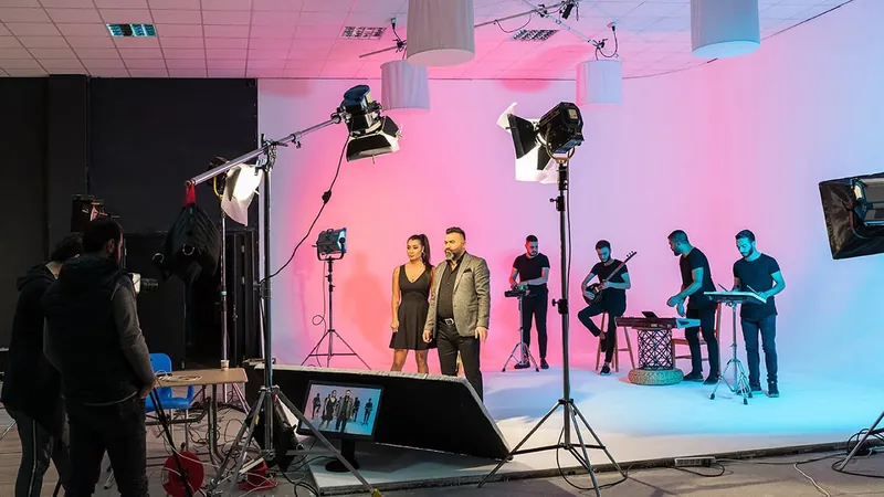 Whitebox - Kreamark Studio 25